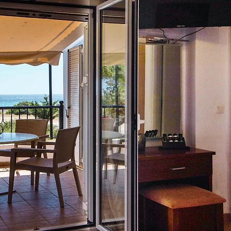 Romanos Beach Villas Bagian luar foto