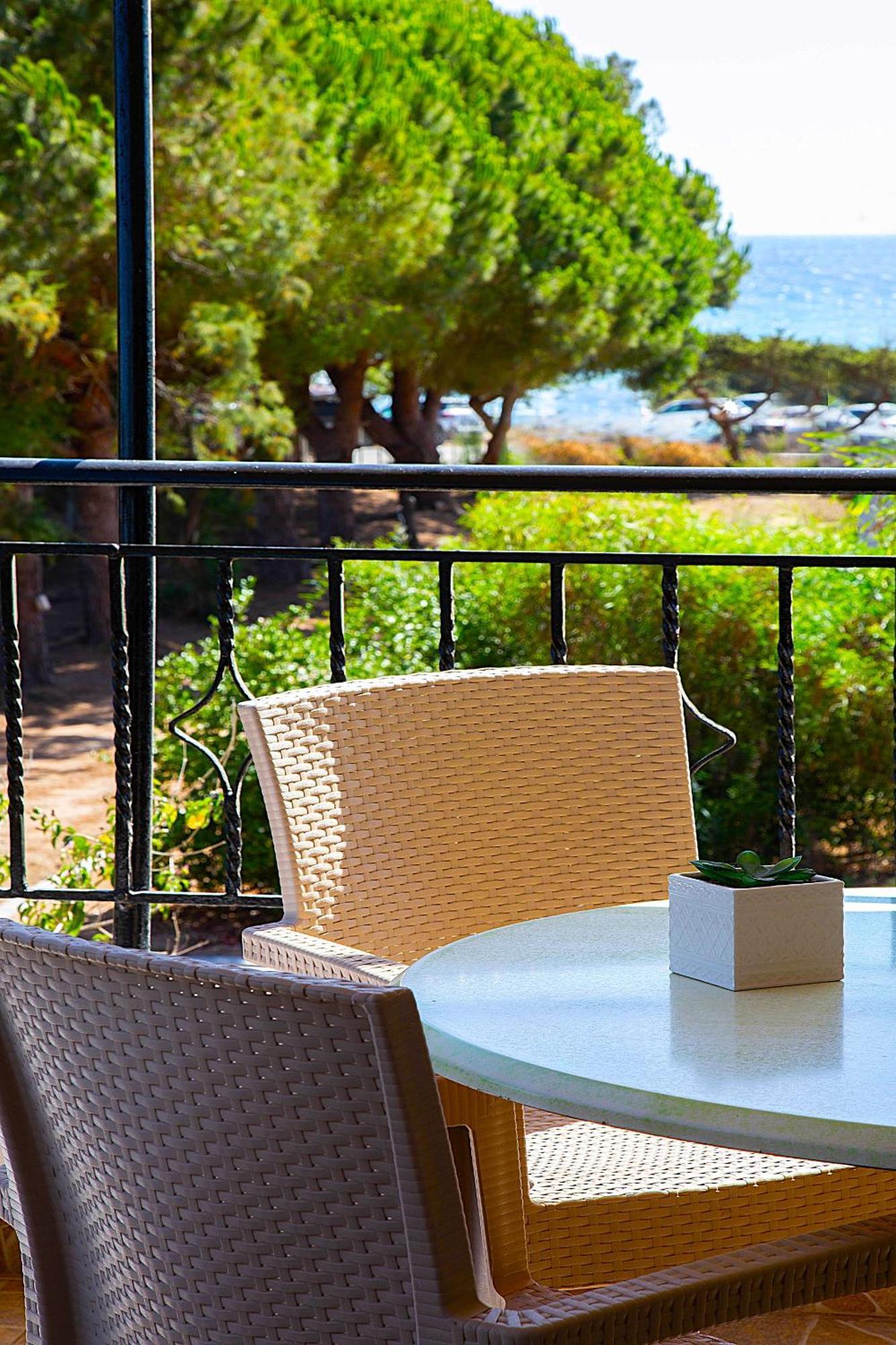 Romanos Beach Villas Bagian luar foto