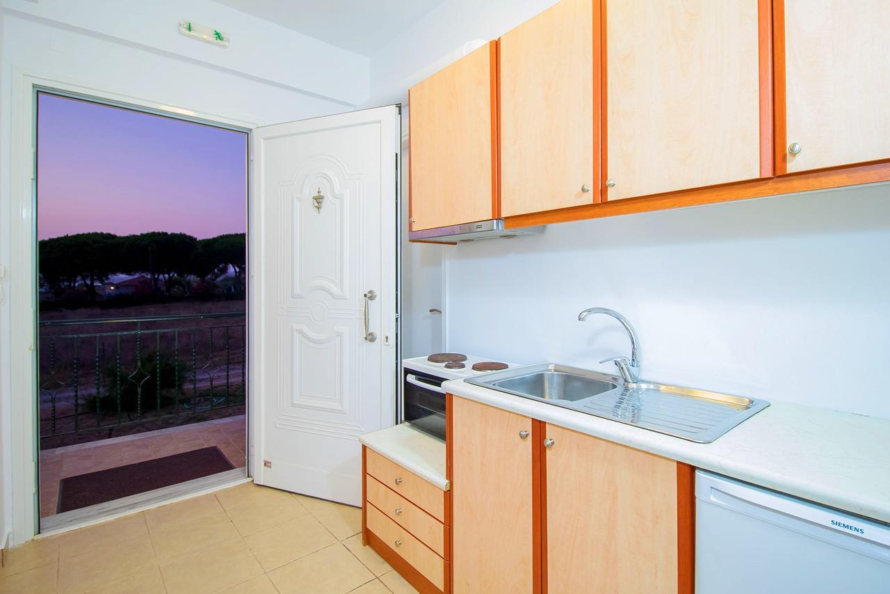 Romanos Beach Villas Bagian luar foto