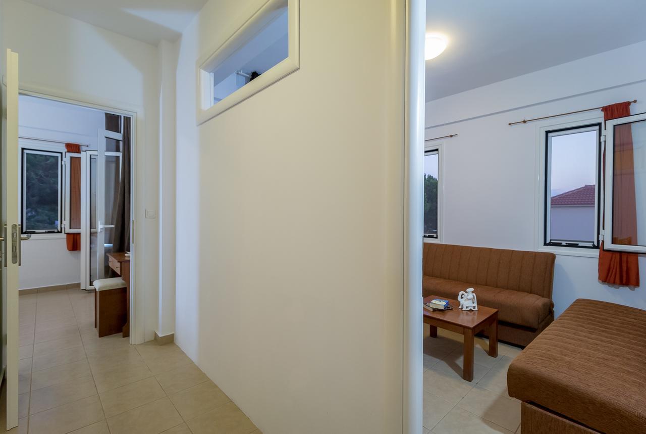 Romanos Beach Villas Bagian luar foto
