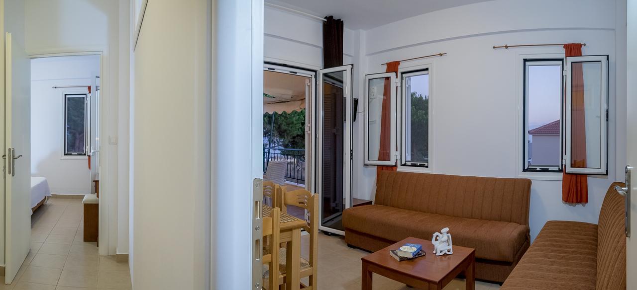 Romanos Beach Villas Bagian luar foto