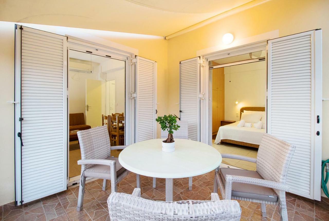Romanos Beach Villas Bagian luar foto